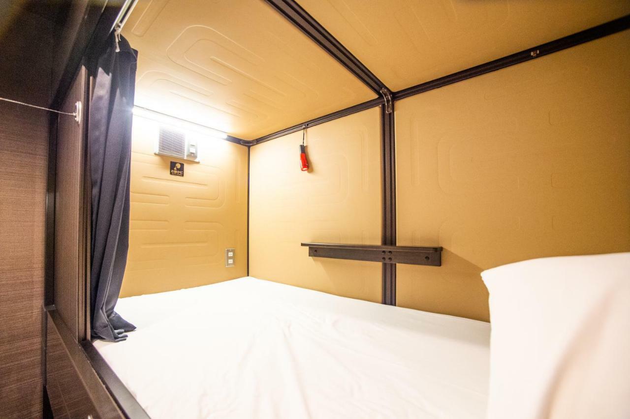 Capsule Hotel Hakodate Esterno foto