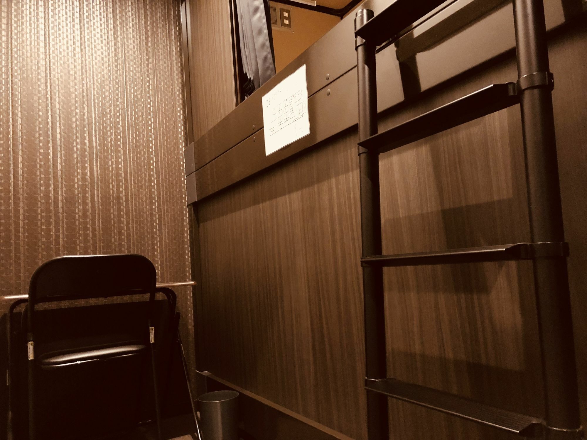Capsule Hotel Hakodate Esterno foto